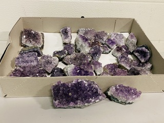 Ca. 35x Amethist brokjes