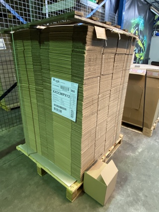 Ca. 600x Verzenddozen 24x24x24cm, bruin