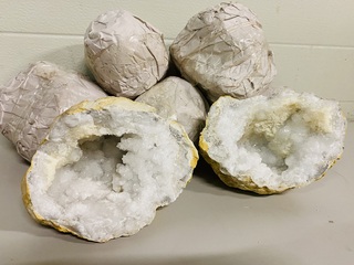 6x Bergkristal geodes