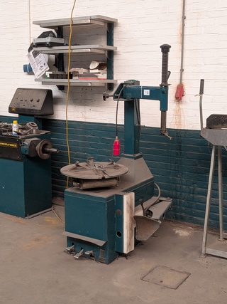 Banden demontageapparaat Faip