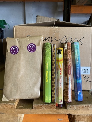 Ca. 35x Pakketjes met 5 soorten diverse wierrook