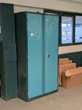 Werkplaatskast met inhoud van Blerk