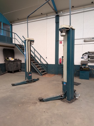 2-Koloms autohefbrug, 2500 kilo, Ravaglioli, KPN 336I, 2000