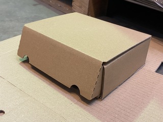 Ca. 1000x Stansdozen 168x139x56mm, bruin