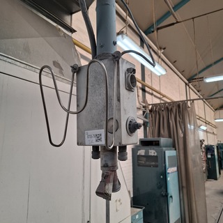 2x Zwenkarm v.v. lucht en 230V aansluiting