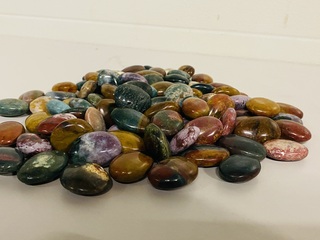 Ca. 100x Oceaanjaspis handsteen S