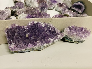 Ca. 35x Amethist brokjes
