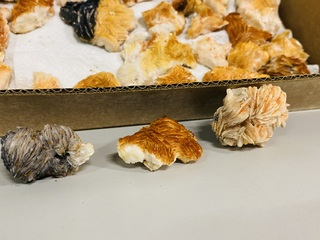 Ca. 39x Bariet brokjes