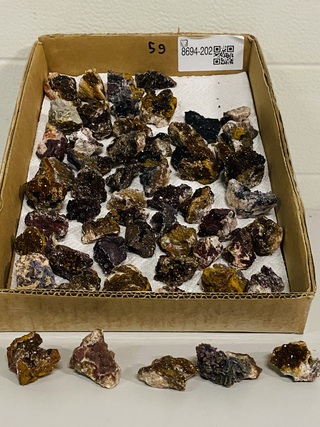 Ca. 59x Bariet / calciet met kristallen