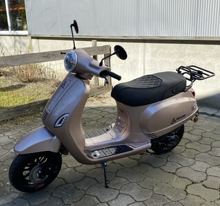 Scooter Marengo, V-Line Exclusive, champagne, bouwjaar 2025