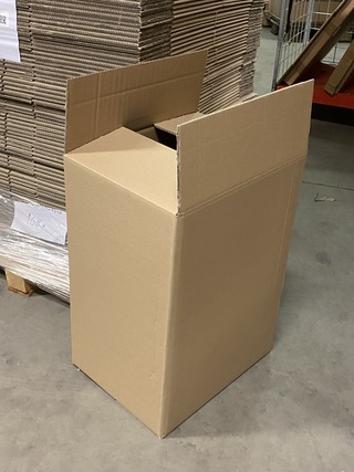 Ca. 100x Verzenddozen 34x44x61cm dubbelgolf, Bruin