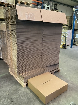 Ca. 350x Grote verzenddozen 80x40x20cm, bruin