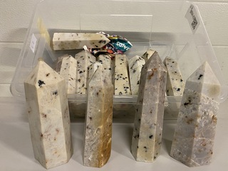 Ca. 15x Agaat obelisken