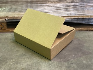 Ca. 300x Verzenddozen 35x33x8cm, bruin