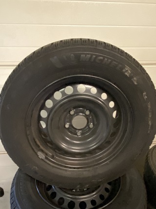 Set winterbanden 215/65 r16 op renault metalen