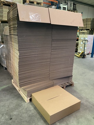 Ca. 350x Grote verzenddozen 80x40x20cm, bruin