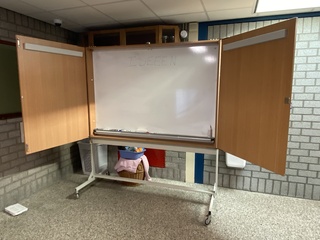 Whiteboard multifunctionele kast op wielen