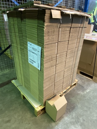 Ca. 360x Verzenddozen 24x24x24cm, bruin