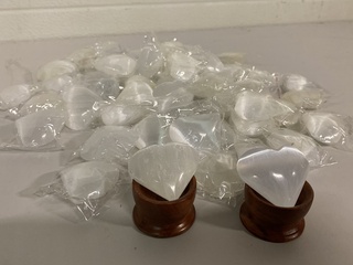 Ca. 50x Seleniet hartjes wit