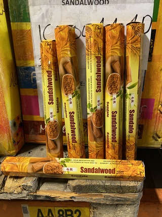 Ca. 300x Pakjes wierrook