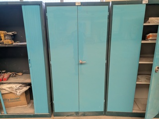 Werkplaatskast met inhoud