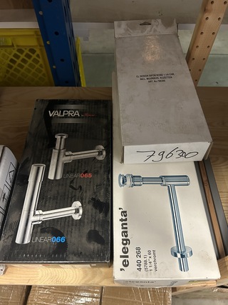 Ca. 15x Badkamer/sanitair accessoires en toebehoren W.o. Alterna, Arte