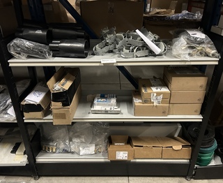 3x Inhoud stellingvak diversen w.o. verlichting W.o. Philips, Siemens