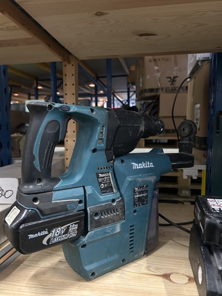 Combihamer in M-box met 2x accu en 1x lader Makita, DHR242RFJV