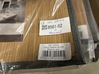 Ca. 22x Set van 4 placemats Levivo