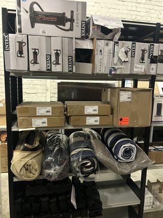 4x Inhoud stellingvak diversen w.o. Intex pompen