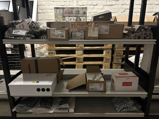 3x Inhoud stellingvak bouwmarkt artikelen W.o. ETN, Inim