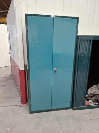 Werkplaatskast met inhoud