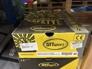 3x Paar veiligheidsschoenen (maat 40, 44, 46) Grisport