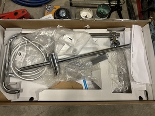 Partij bouwmaterialen en badkameraccessoires