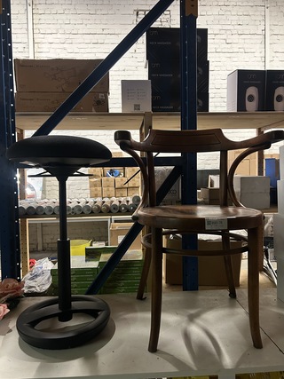 2x Caféstoel, 1x kruk