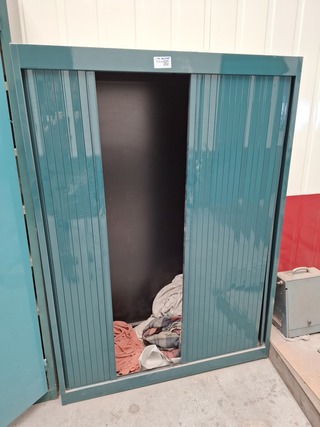 Lameldeurkast met inhoud