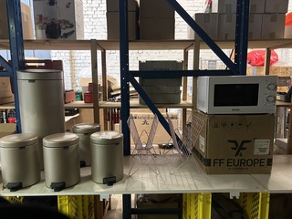 Partij huishoudelijke artikelen w.o. magnetron W.o. Brabantia, Severin