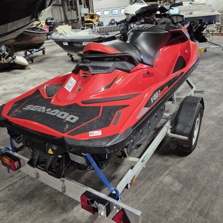 Jetski met trailer, Sea-Doo / Galaxy, RXP X 300RS, 2016