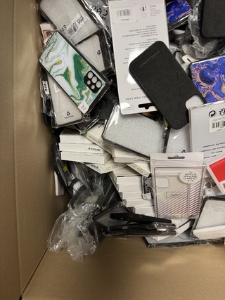 Partij 400+ Smartphone hoesjes & screenprotectors – Diverse modellen