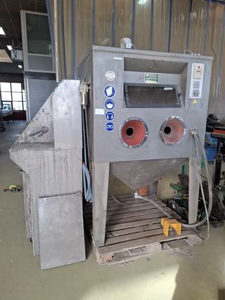 Straalcabine en Reinigingsstation