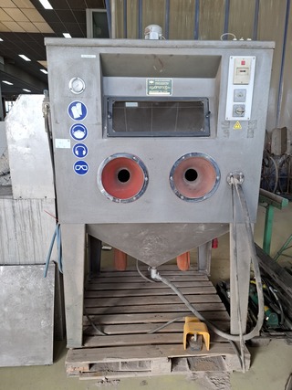 Straalcabine en Reinigingsstation