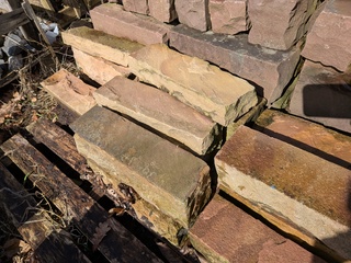 70x Stapelblok Natuursteen, Breukruw