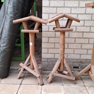 2x  Vogelhuis en 2x voederplank op standaard