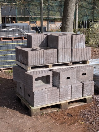 28x Betonnen bloembak