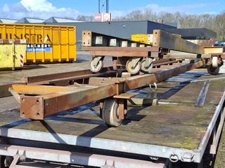 2x Zwaar transportmiddel