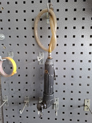 3x Wandpaneel met diverse gereedschap