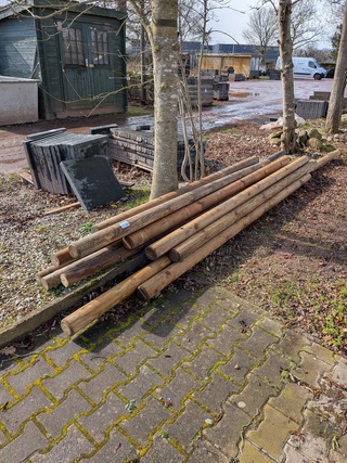 12x Ronde houten paal