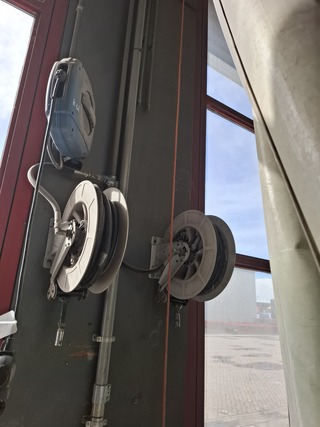 3x Luchthaspel en 2x stroomhaspel o.a. Nedermann