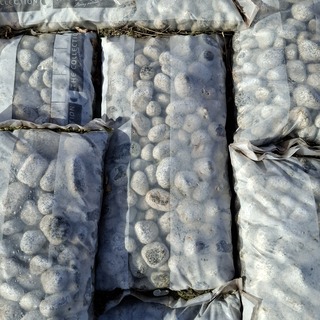 37x Zak sierkeien a 25 kg The Collection, Grijs