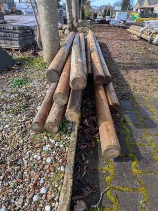 12x Ronde houten paal